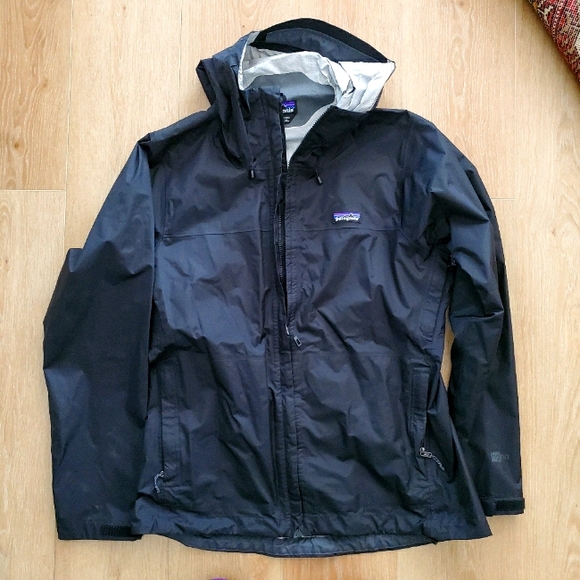 Patagonia Jackets & Blazers - Patagonia Torrentshell black rain jacket L
